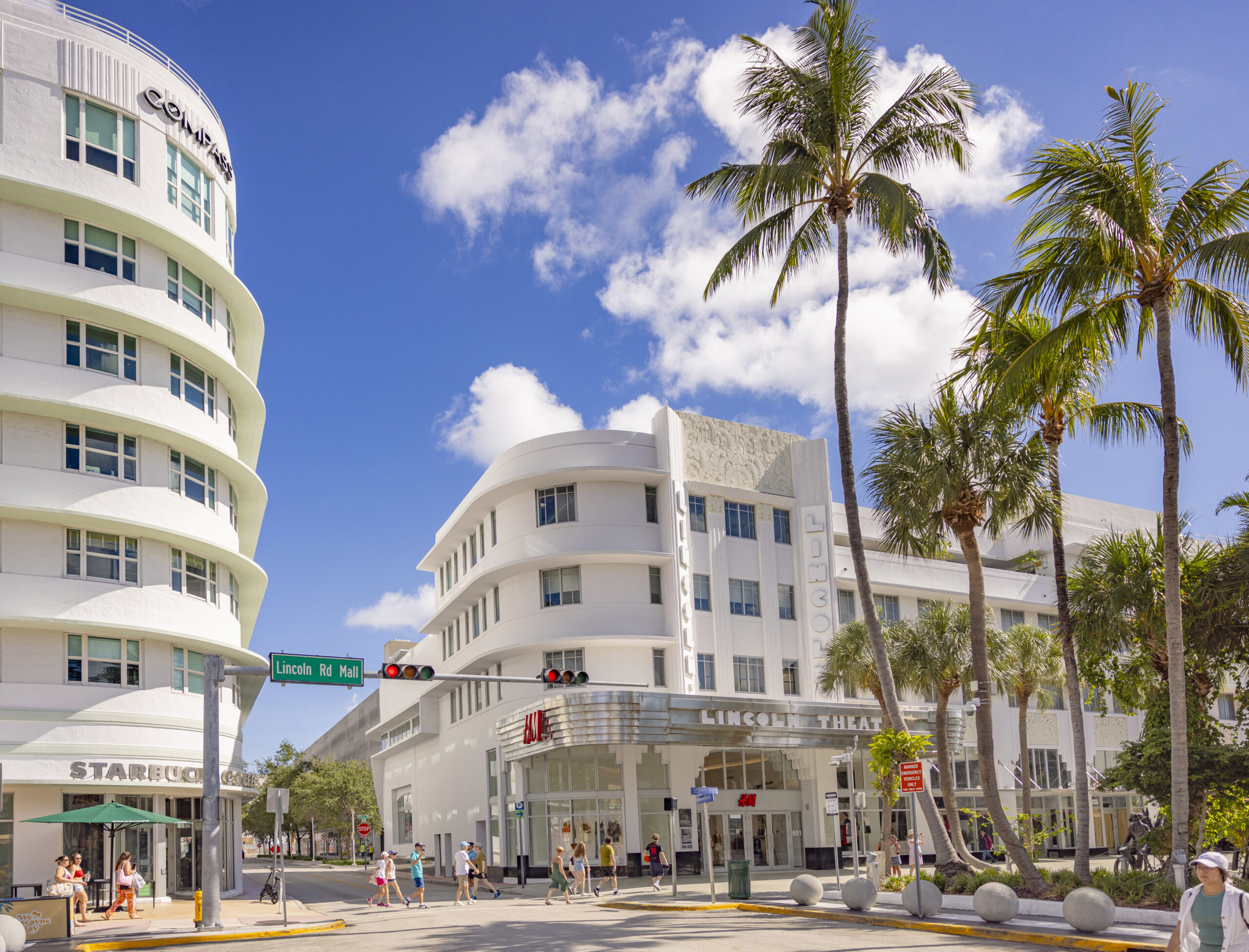 Miami Beach Cuts Red Tape for Restaurants & Live Music on Lincoln Road