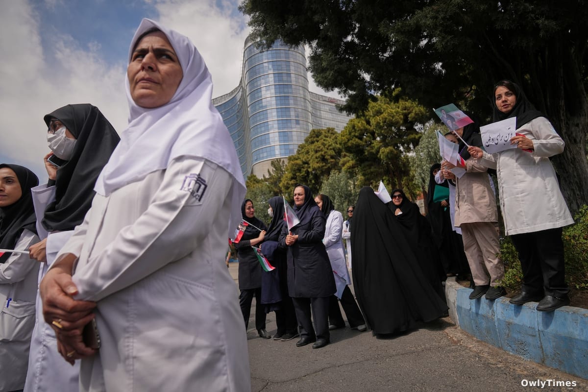 Trump's Iran Hawks: 2028 Election Stakes Rise