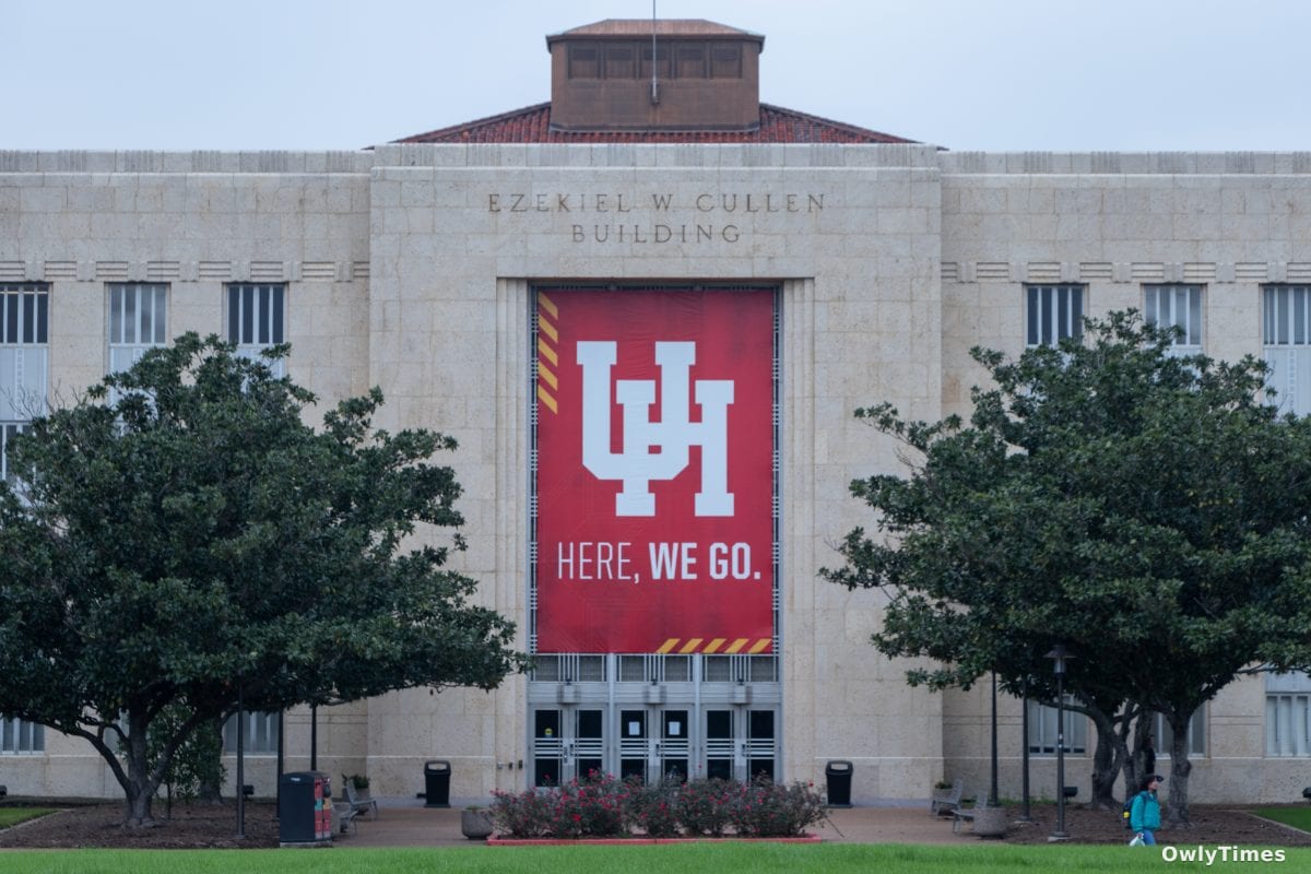UH Curriculum Review: A Political Signal to Texas Lawmakers