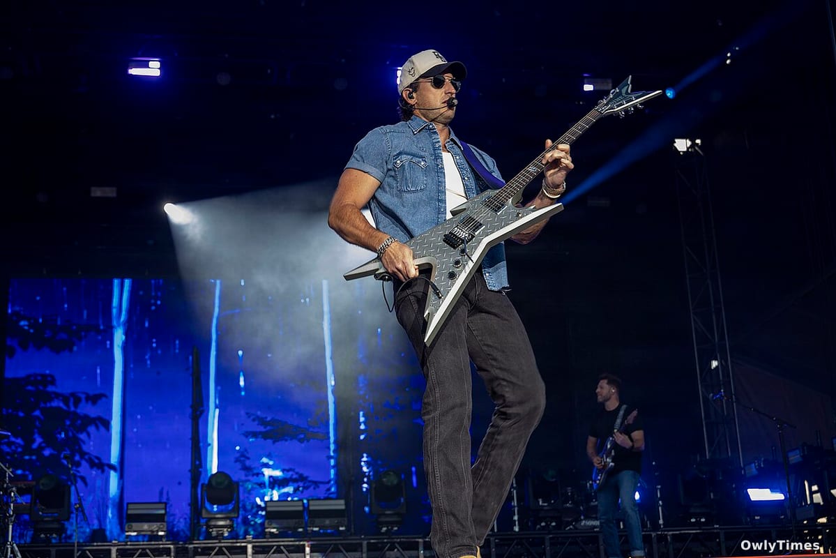 Pensacola Beach Concerts: A Tourism Shift & Its Stakes