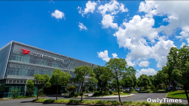 Toyota Boshoku and Huaqin Partner to Digitize Car Interiors