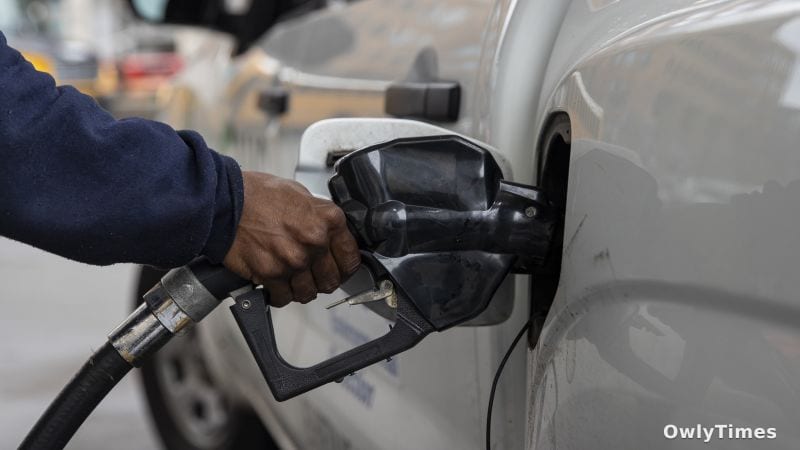 Trump & Iran: Gas Price Impact & US Economic Stakes
