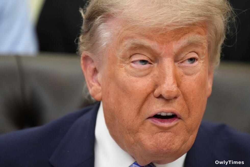 Trump scraps executive order on AI oversight at final hour