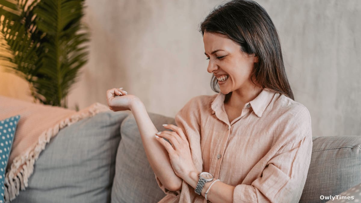 Itch’s Relief Trap: Brain Signals & the Cycle of Scratching