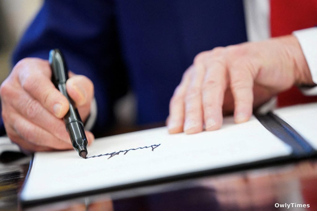 Trump's Signature on Cash: A Fiscal Power Play Analysis