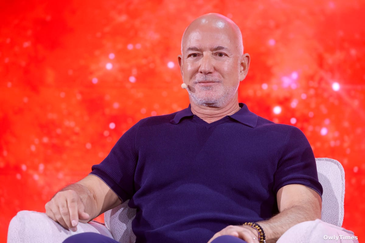 Bezos Opens Blue Origin to Outside Investors to Challenge SpaceX