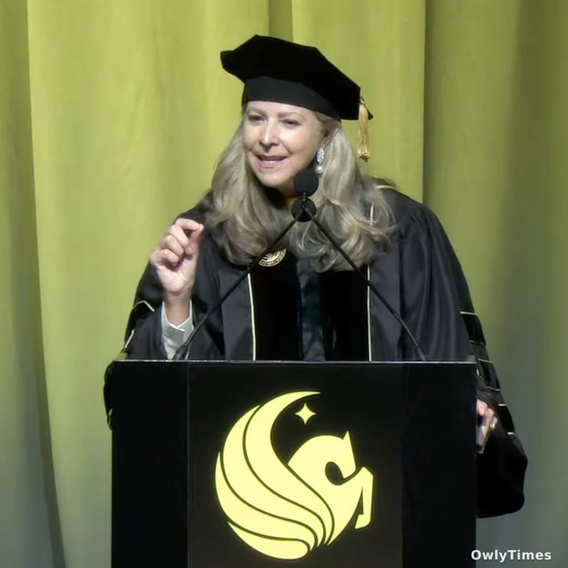 UCF 2026 grads boo Gloria Caulfield on AI future vision