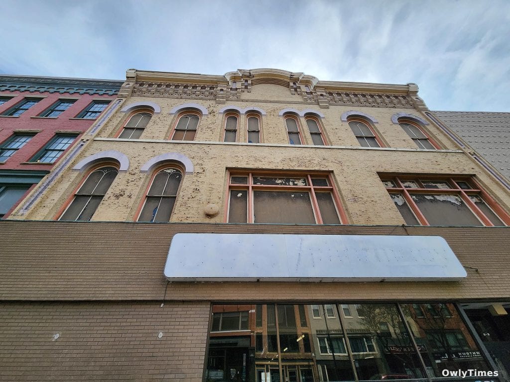Levy's Binghamton Venue: A Risky Bet & City's Hope?