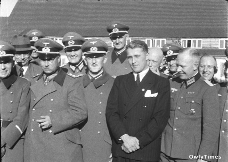10,000 Intelligence Officers Drove Allied Logistics on D-Day