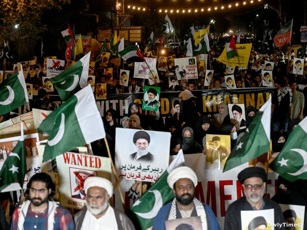 Khamenei’s Death: US-Israel Risk & Regional Stakes