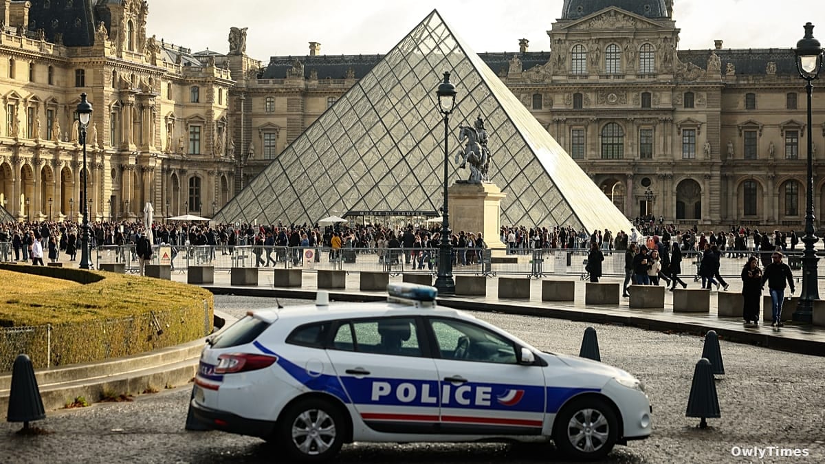 Thieves use furniture lift to steal €88M in Louvre jewel heist