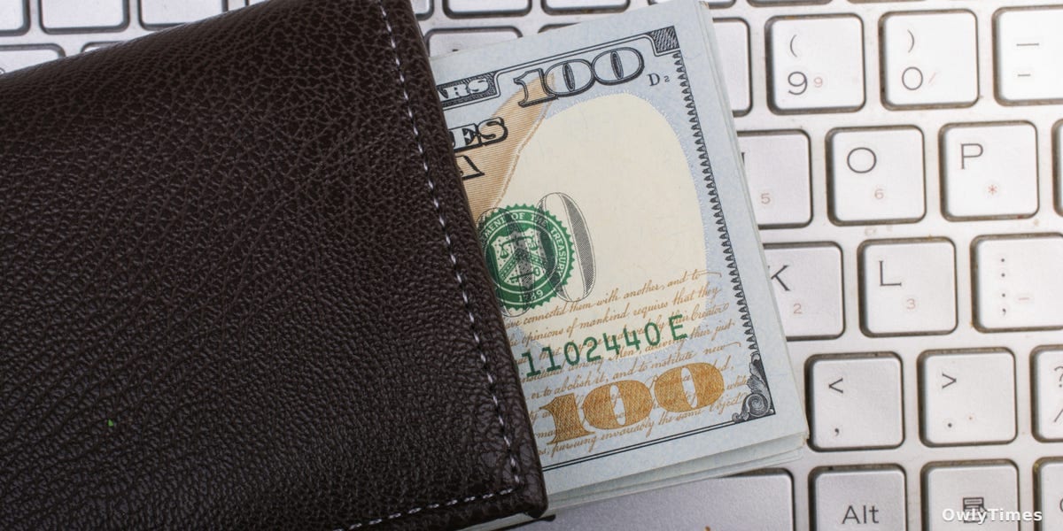 AI's Real Impact: Shrinking Pay, Not Just Jobs – Analysis