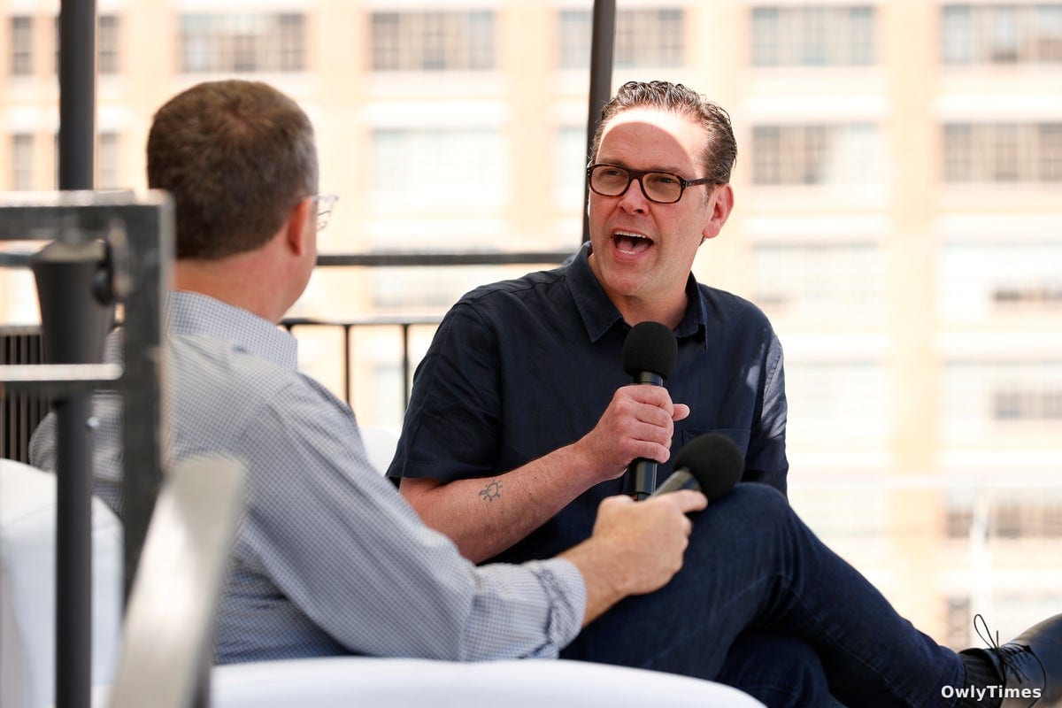 Musk and Altman Clash as OpenAI Faces Apple Lawsuit