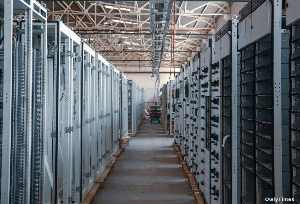 AI Infrastructure: Blue Owl Dispute Signals Credit Crunch