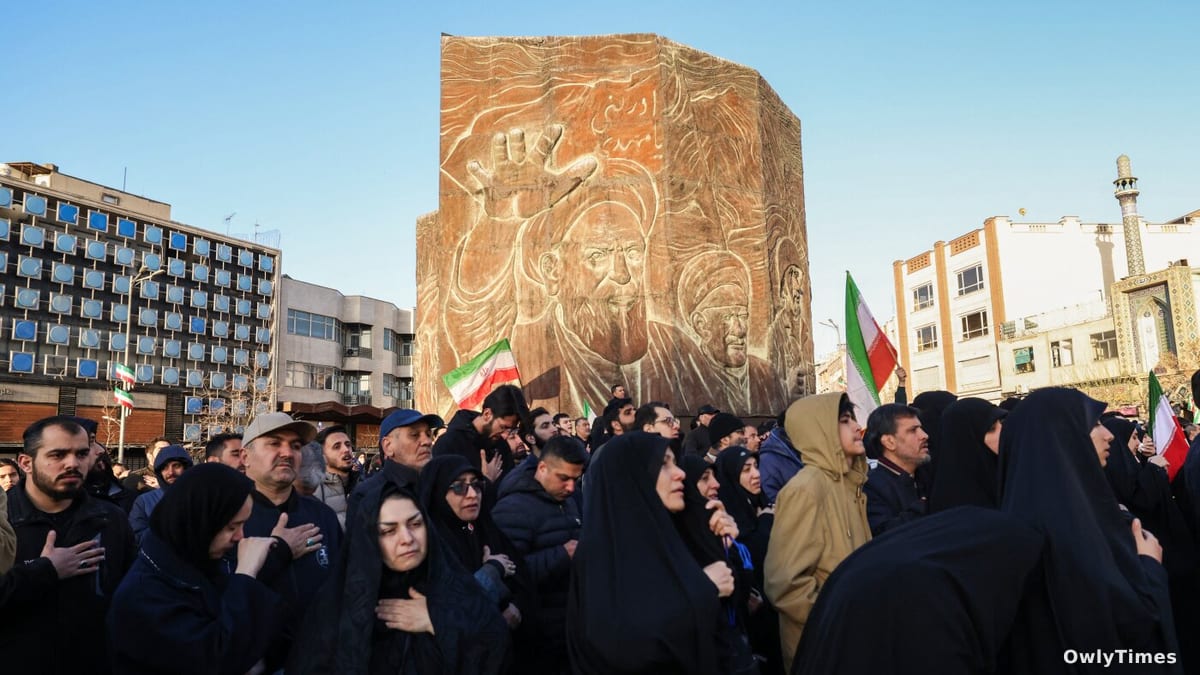 Khamenei Strikes: Analyzing Iran's Succession Void & Risks