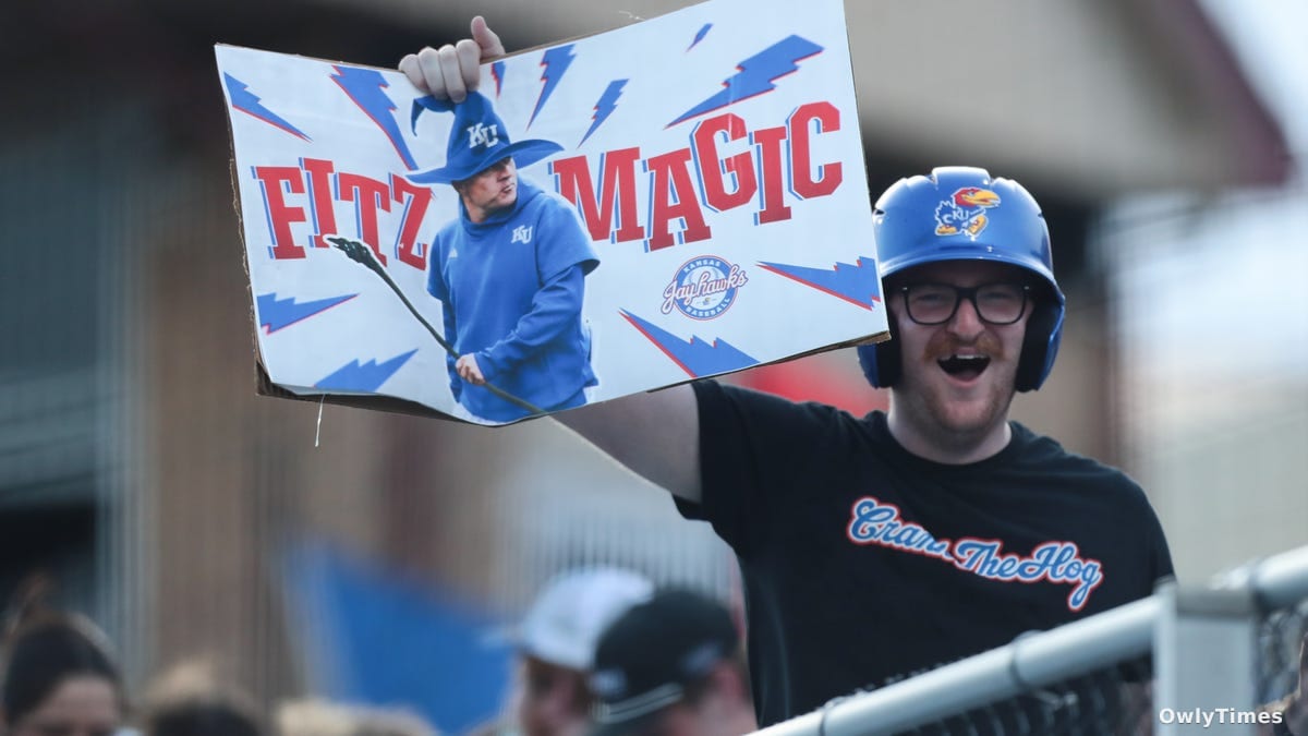 Kansas Baseball Climbs to No. 16 in Latest Coaches Poll