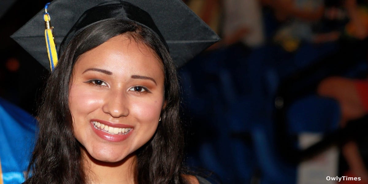AI Job Market: Irvine Grad's Struggle Signals a Harsh Shift