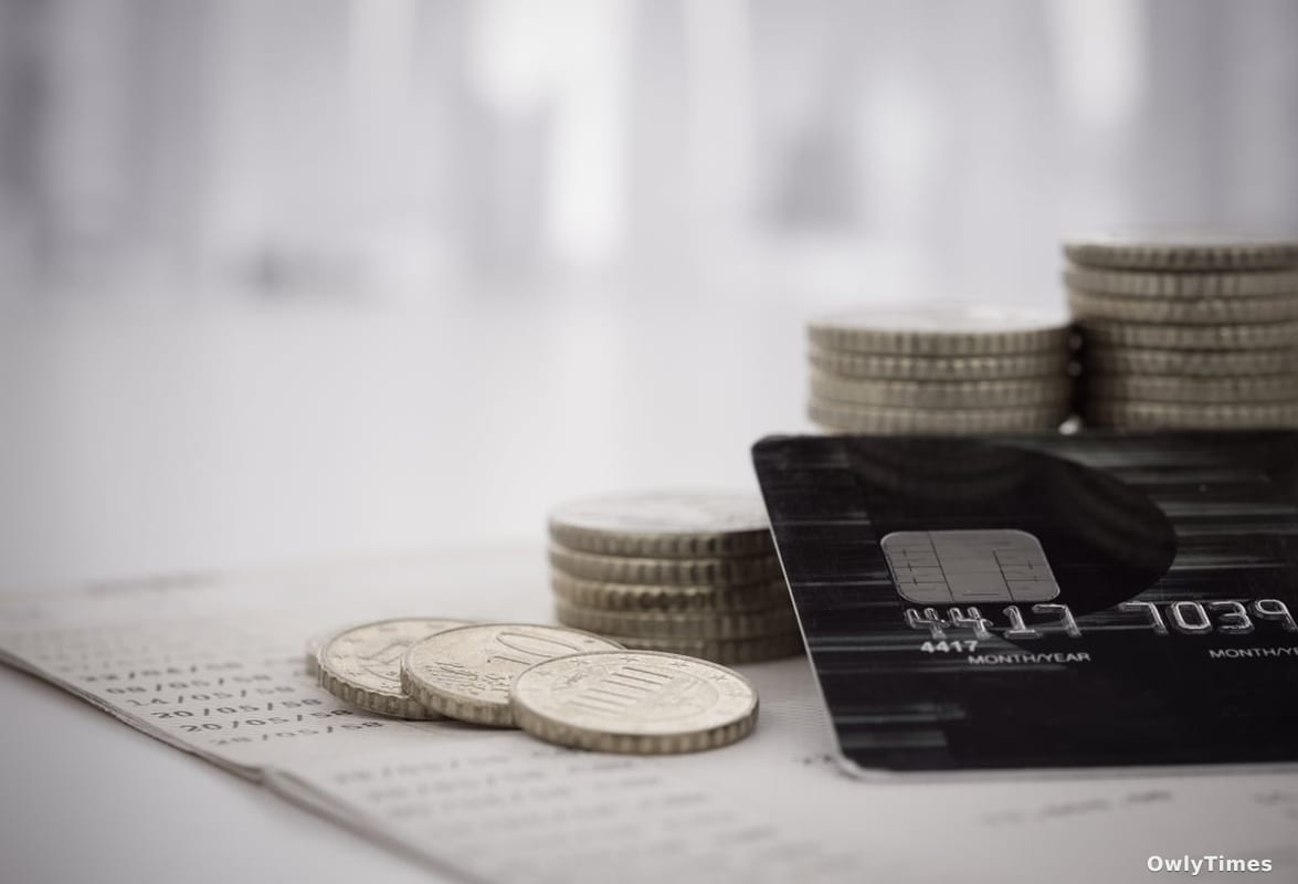 Fiserv's Plunge: An Undervalued Fintech? Analysis.