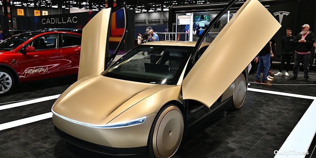 Tesla's AI Shift: $460 Price Target & Robotaxi Impact