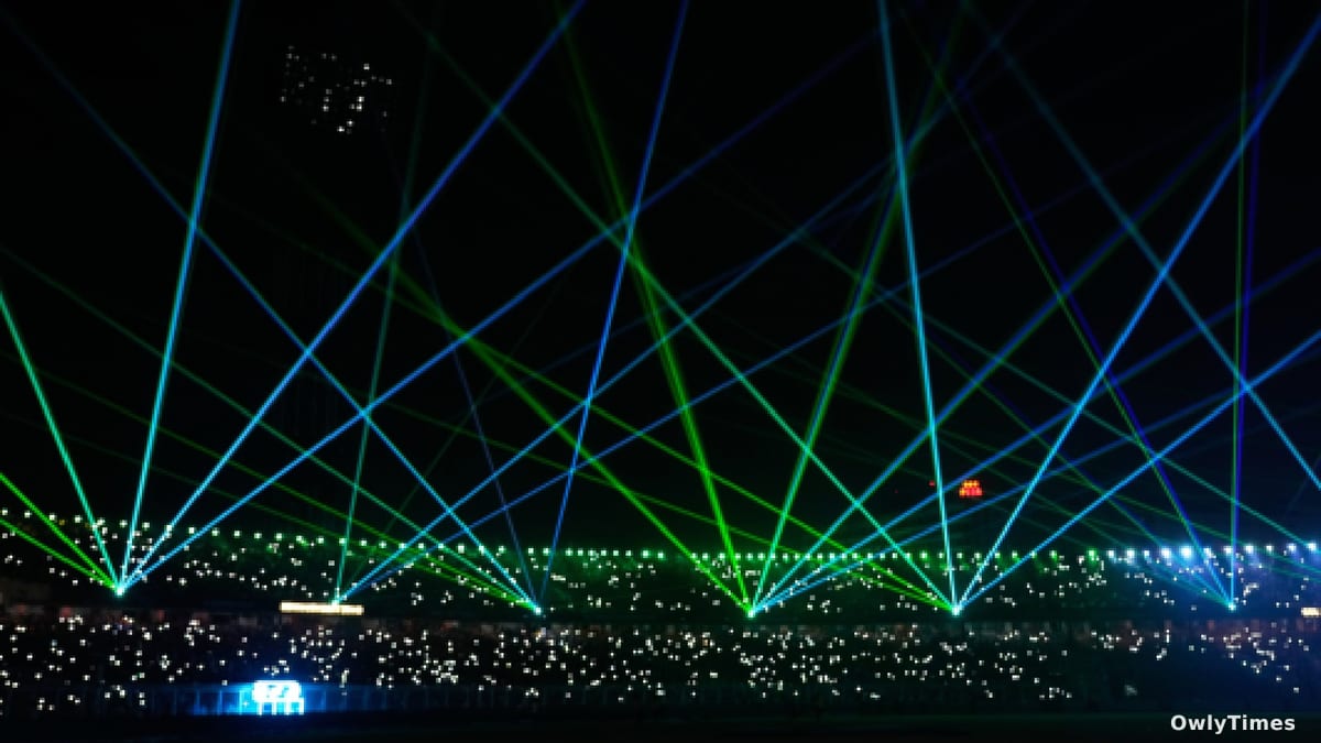 Laser Show at T20: Gavaskar & Shastri See Distraction Risk